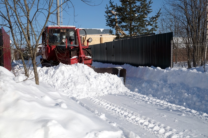 Snow Removal for Commercial Driveways: Meeting Your Business’s Winter Needs